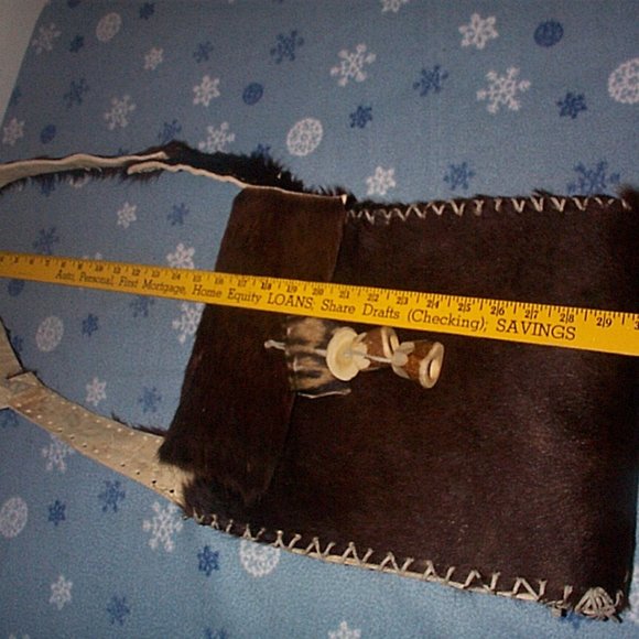 Handmade leather crossbody purse with fur - Picture 3 of 8